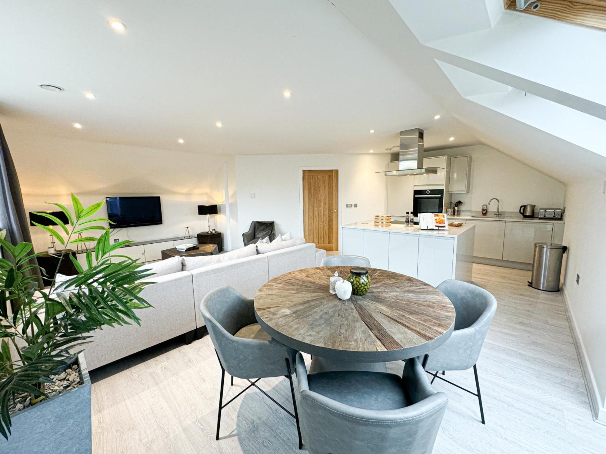 Free Parking - Central - Penthouse York Exterior photo