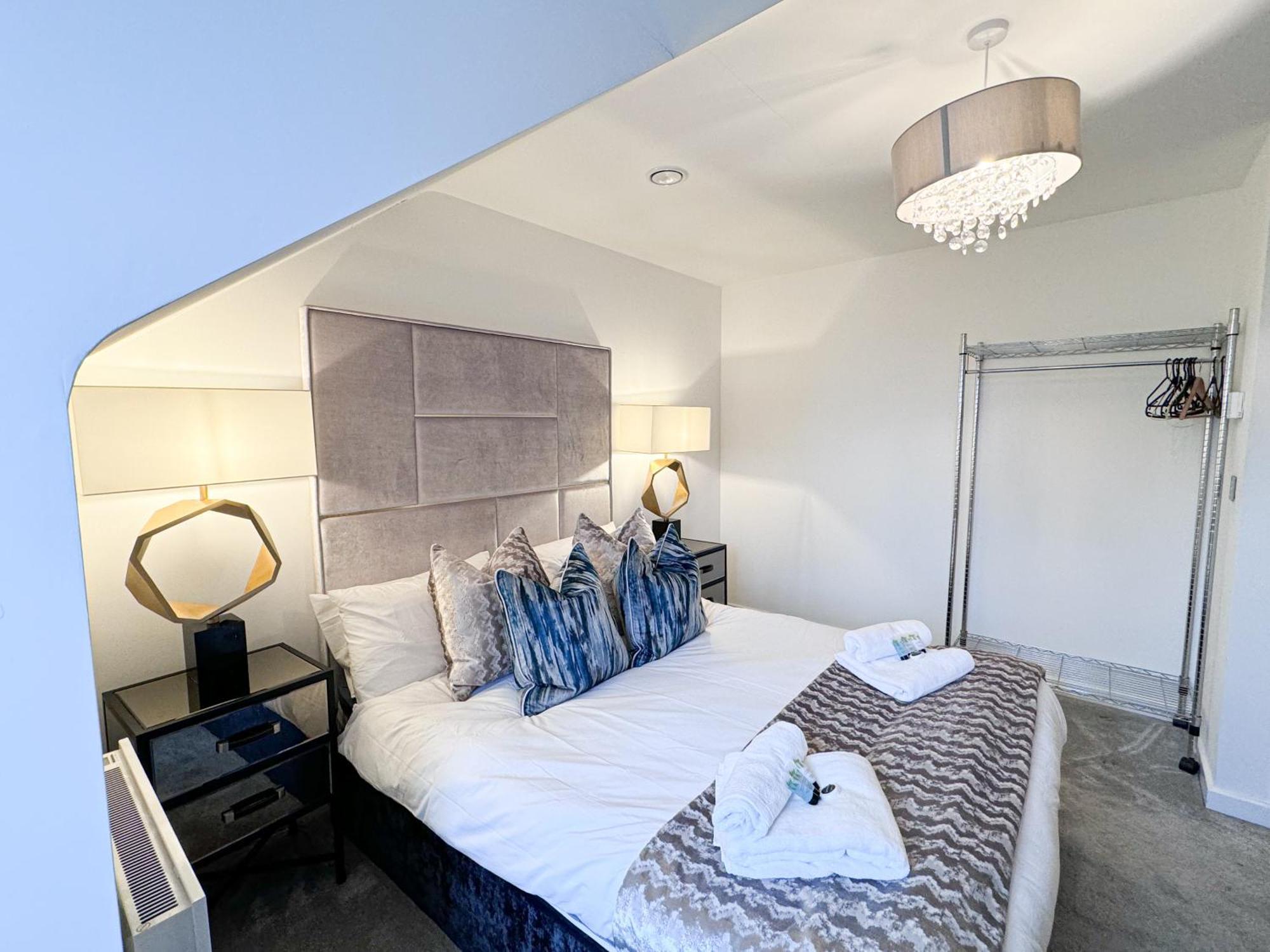 Free Parking - Central - Penthouse York Exterior photo